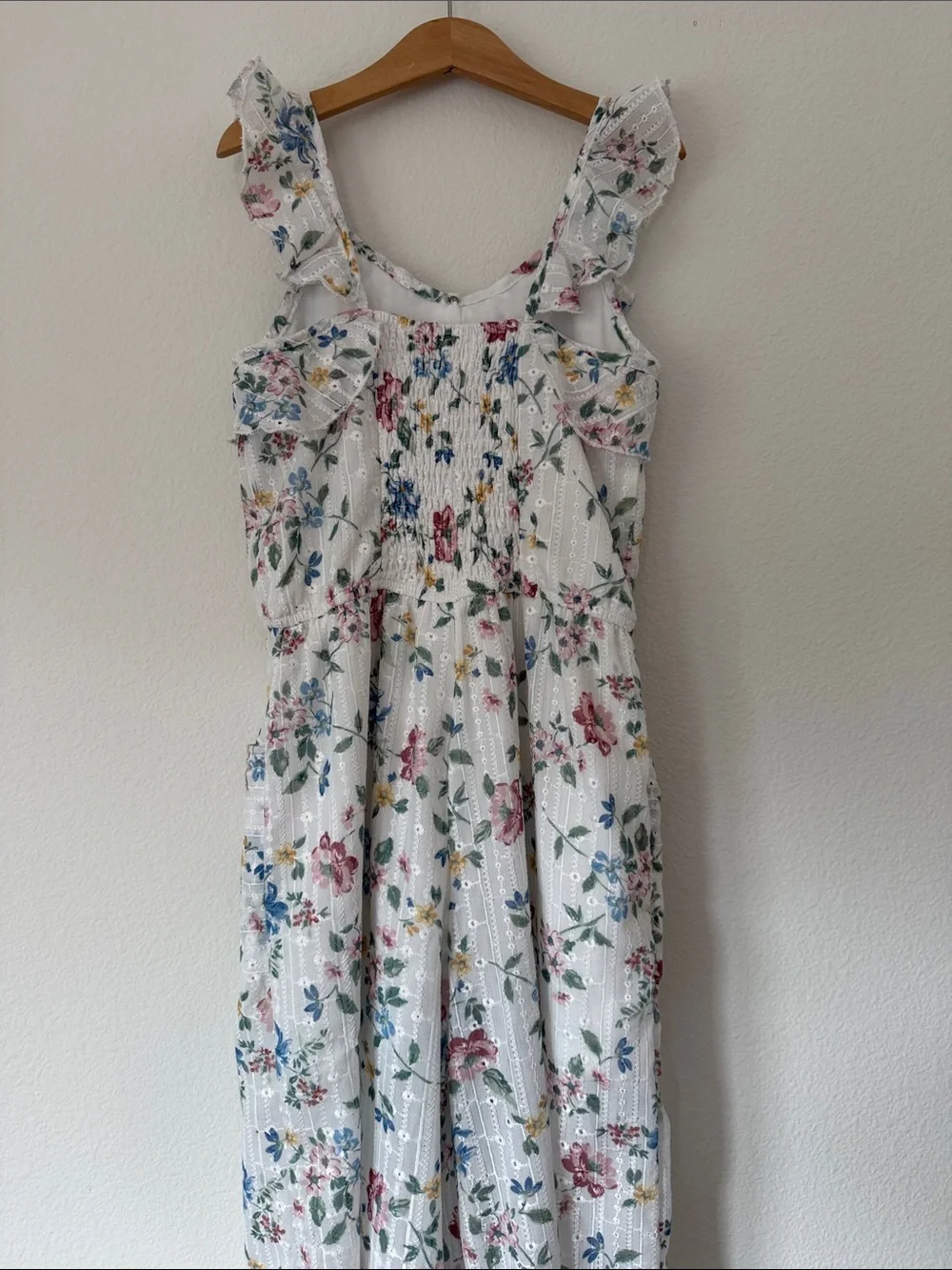 Truly Me by Sara Sara White Eyelet Romper Jumpsuit Floral Pattern Girls sz 10
